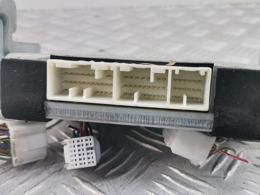 Блок управления ABS MITSUBISHI Pajero III 2000-2006