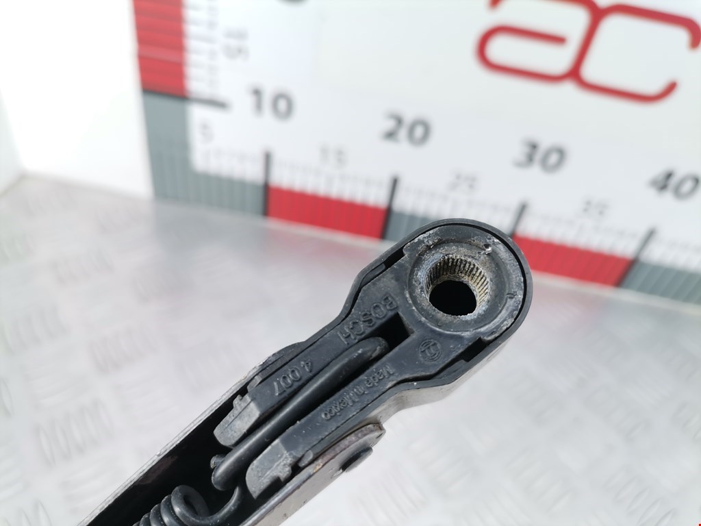 Поводок дворника задний (заднего) FORD Expedition 2002-2006