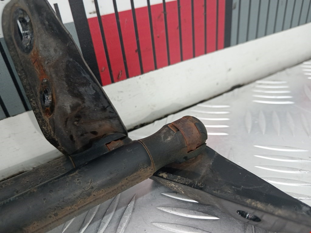 Амортизатор крышки (двери) багажника FIAT Sedici 2005-2014