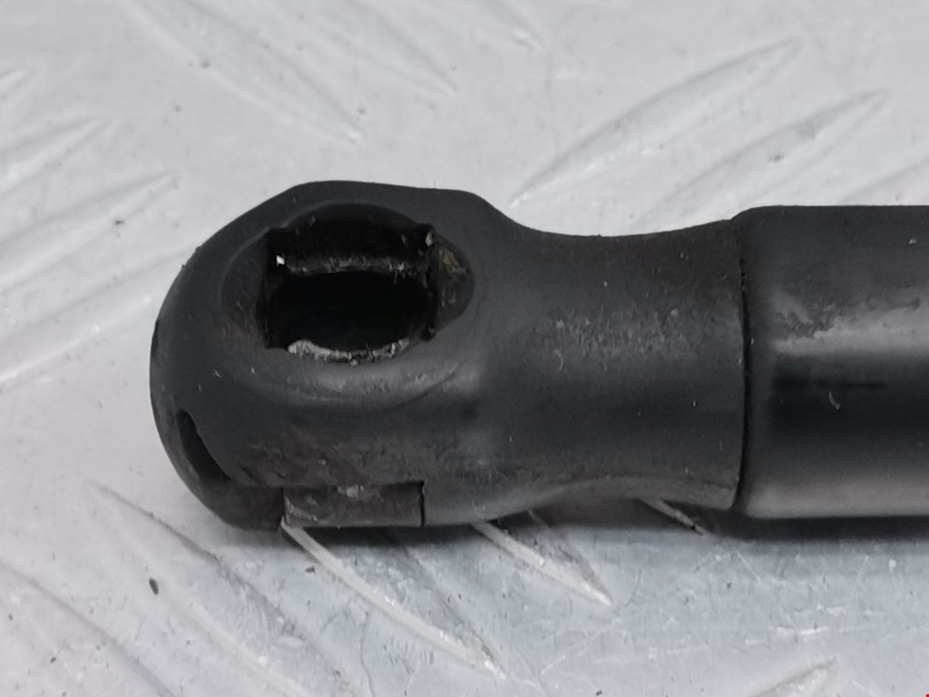 Амортизатор капота левый=правый OPEL Astra H/Family 2004-2015