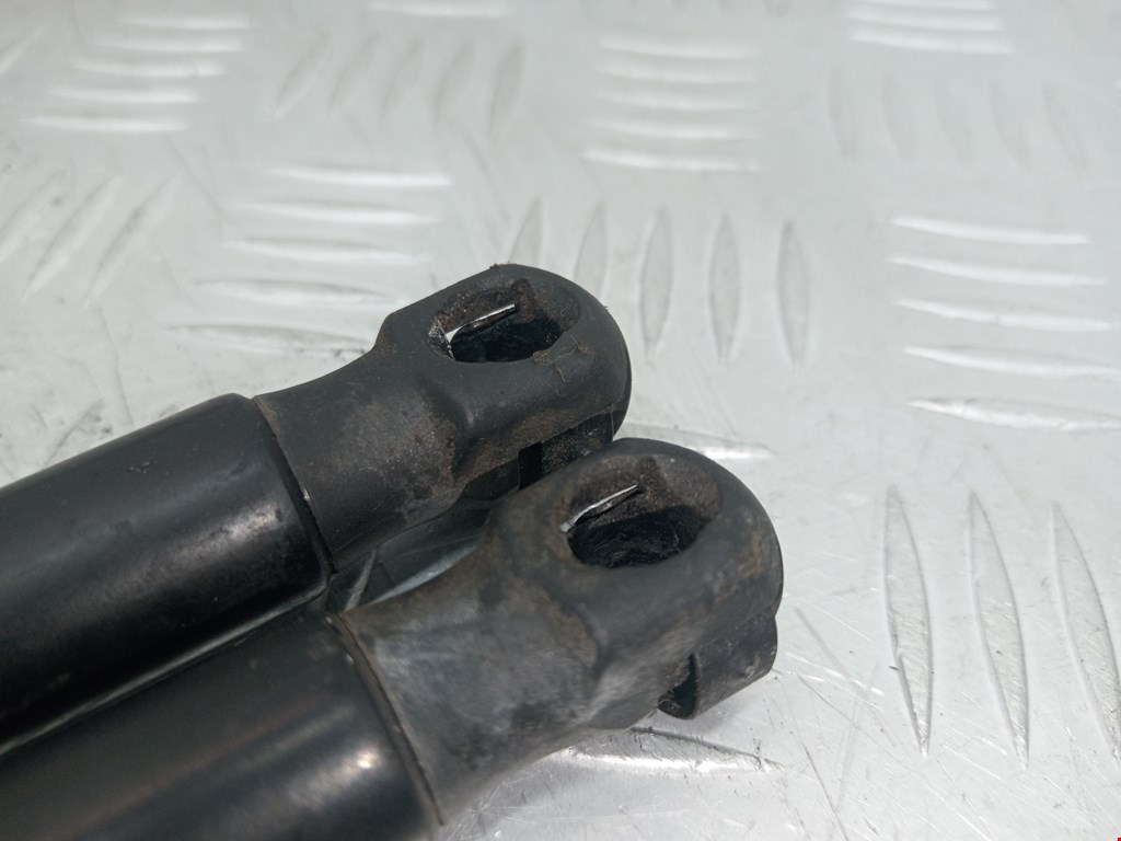 Амортизатор крышки (двери) багажника FORD Focus II 2005-2011