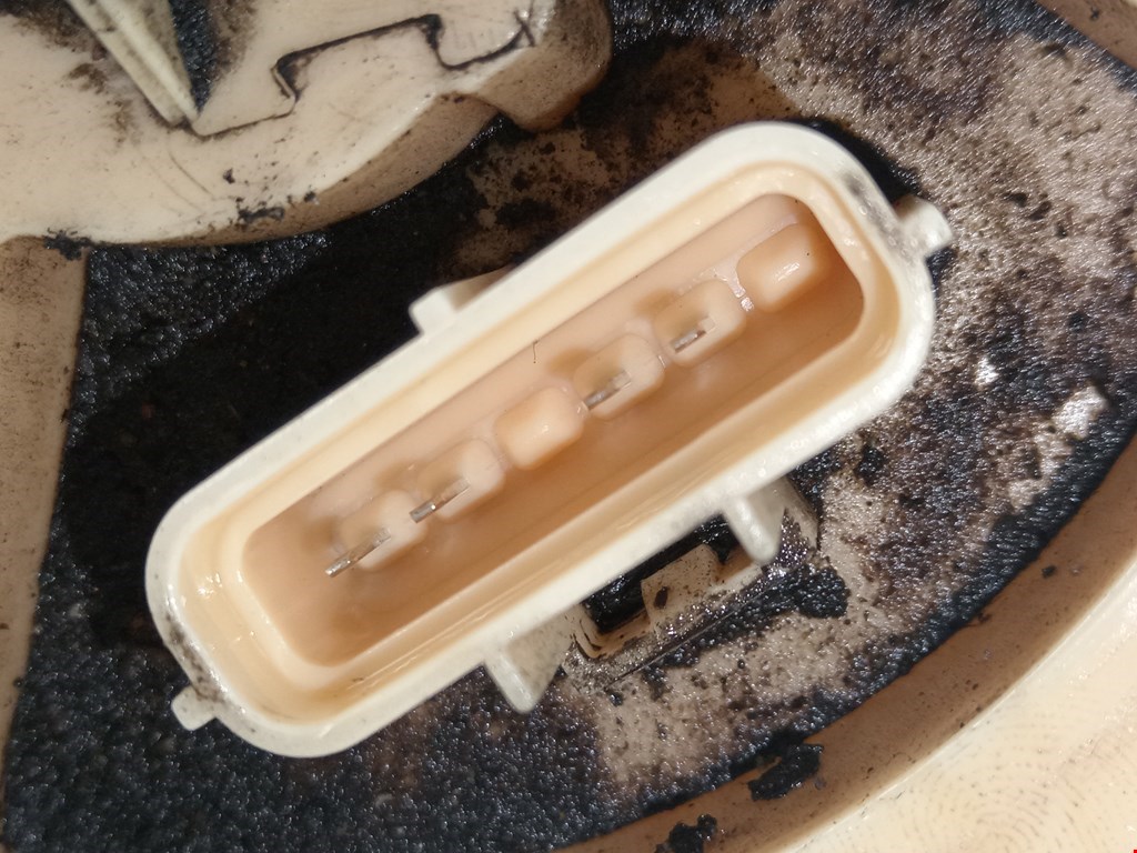 Датчик уровня топлива FORD Focus II 2005-2011