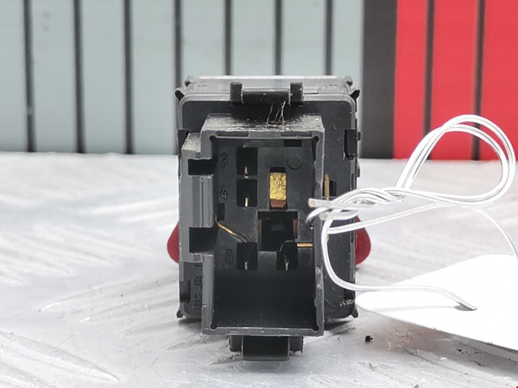 Кнопка аварийной сигнализации (аварийки) VOLKSWAGEN Transporter T5 2003-2015