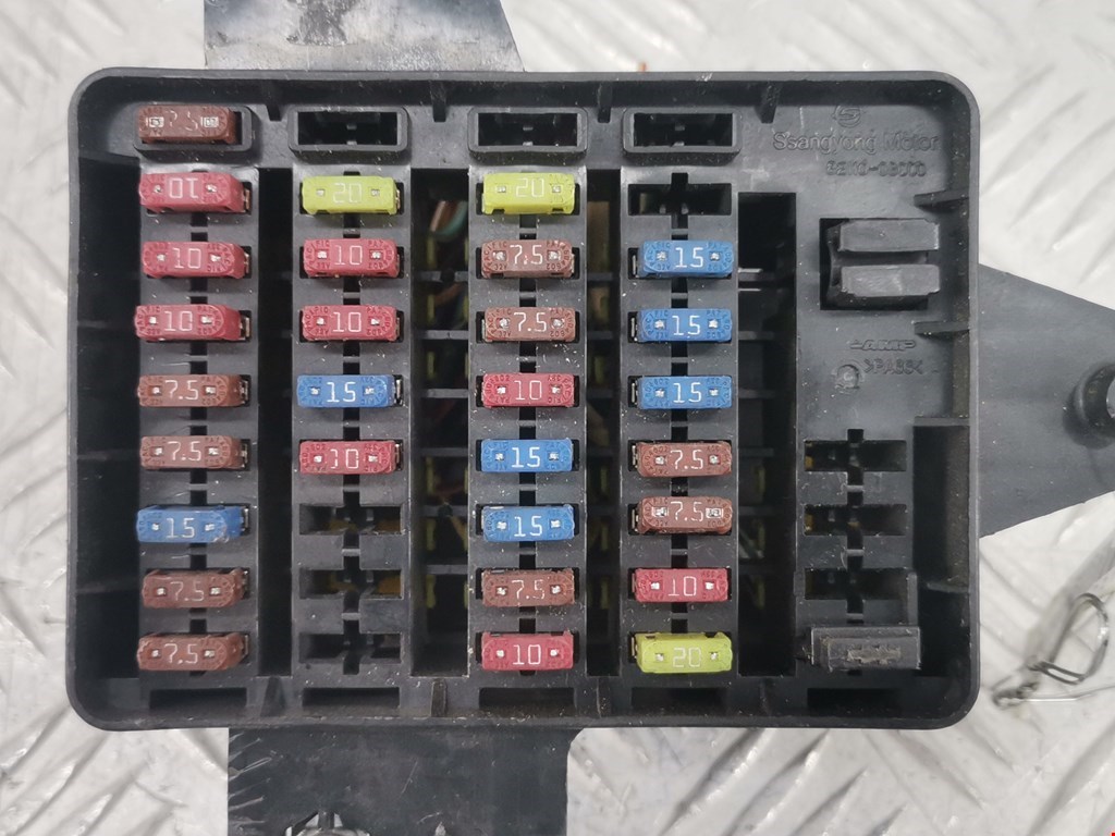 Датчик уровня в бачок омывателя SSANG YONG Rexton 2002-2008