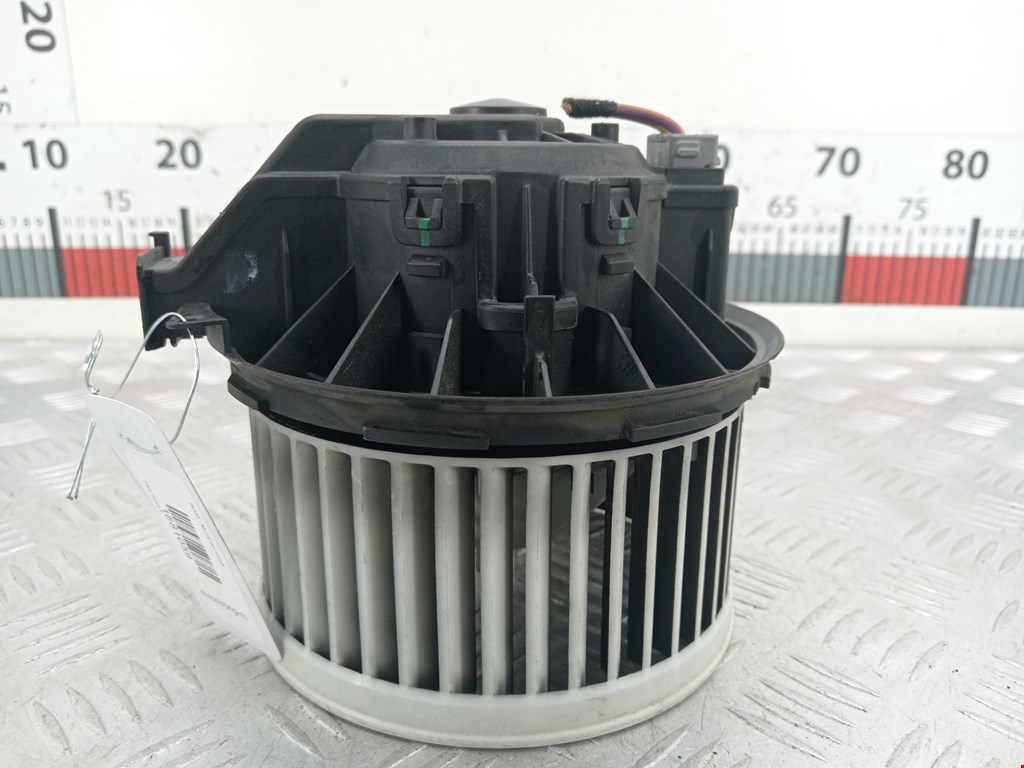 Моторчик (мотор) отопителя салона FORD Fiesta 2008-2012