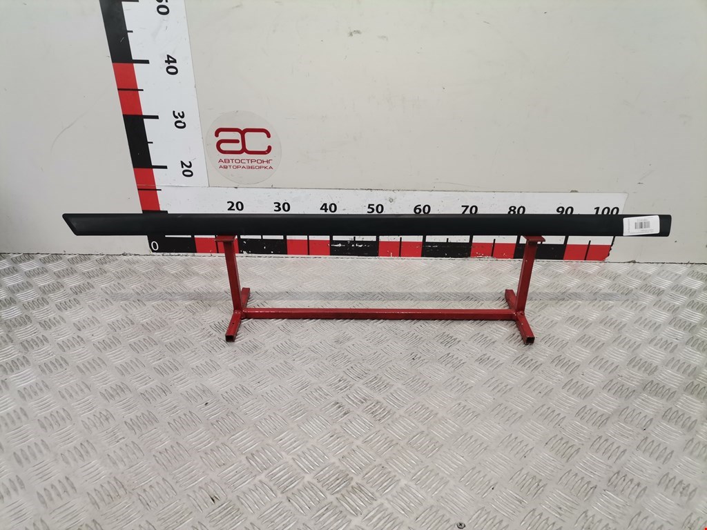 Накладка декоративная (молдинг) двери передней левой Ford Fiesta 5 (2002-2008)