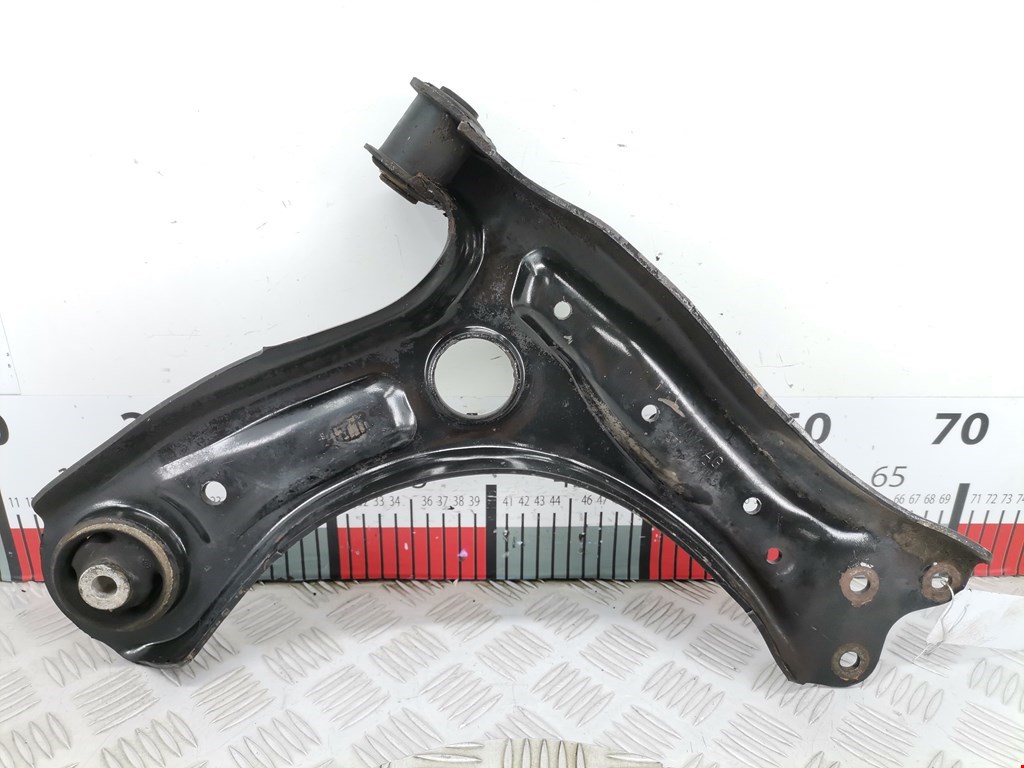 Рычаг передний левый SKODA Rapid 2012-2020