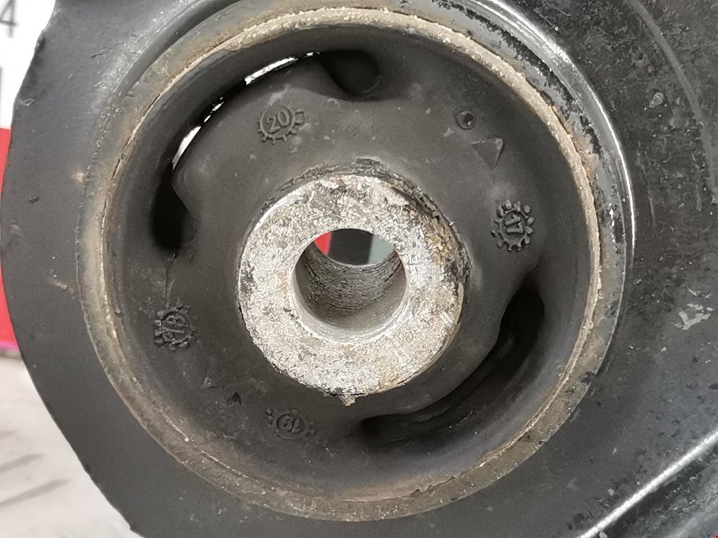 Рычаг передний левый SKODA Rapid 2012-2020