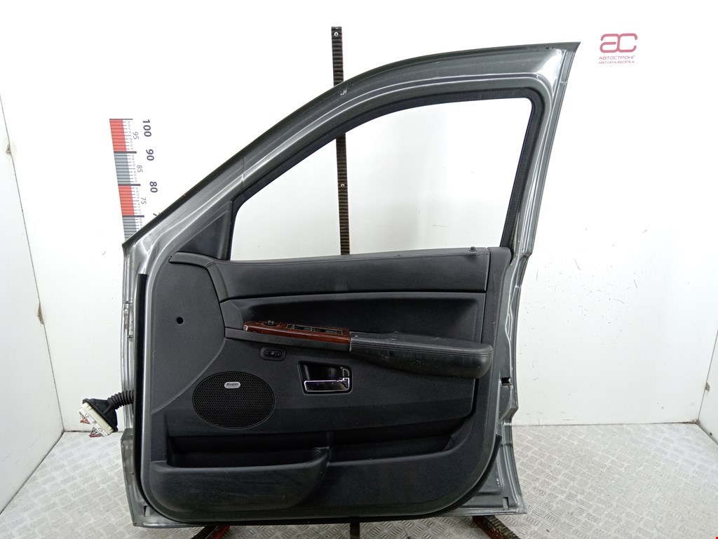 Дверь передняя правая JEEP Grand Cherokee WK 2004-2010