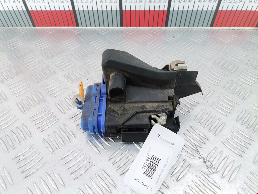 Замок двери задней правой AUDI A4 B5 1995-2001