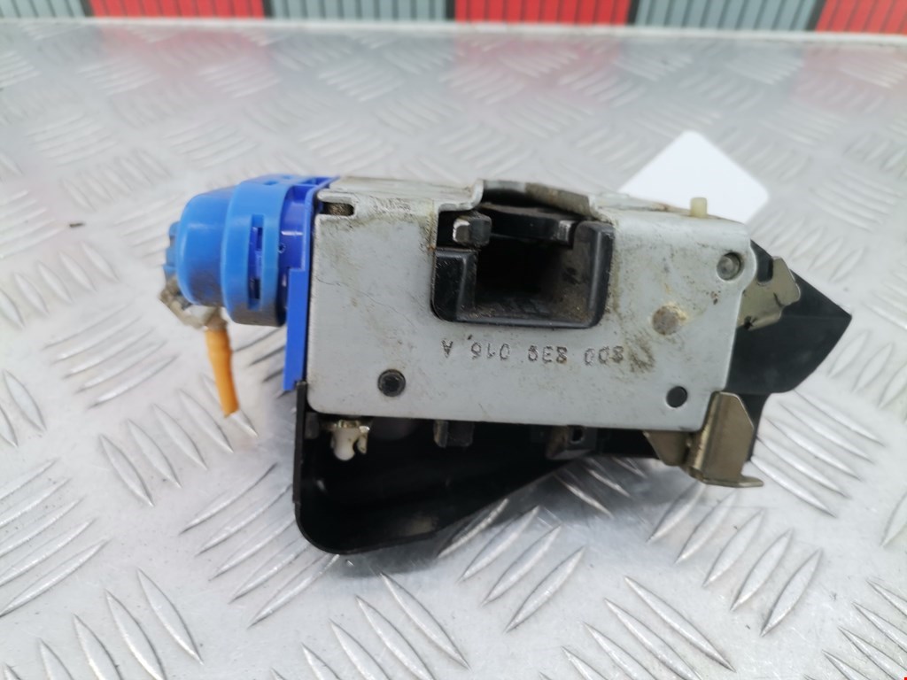 Замок двери задней правой AUDI A4 B5 1995-2001
