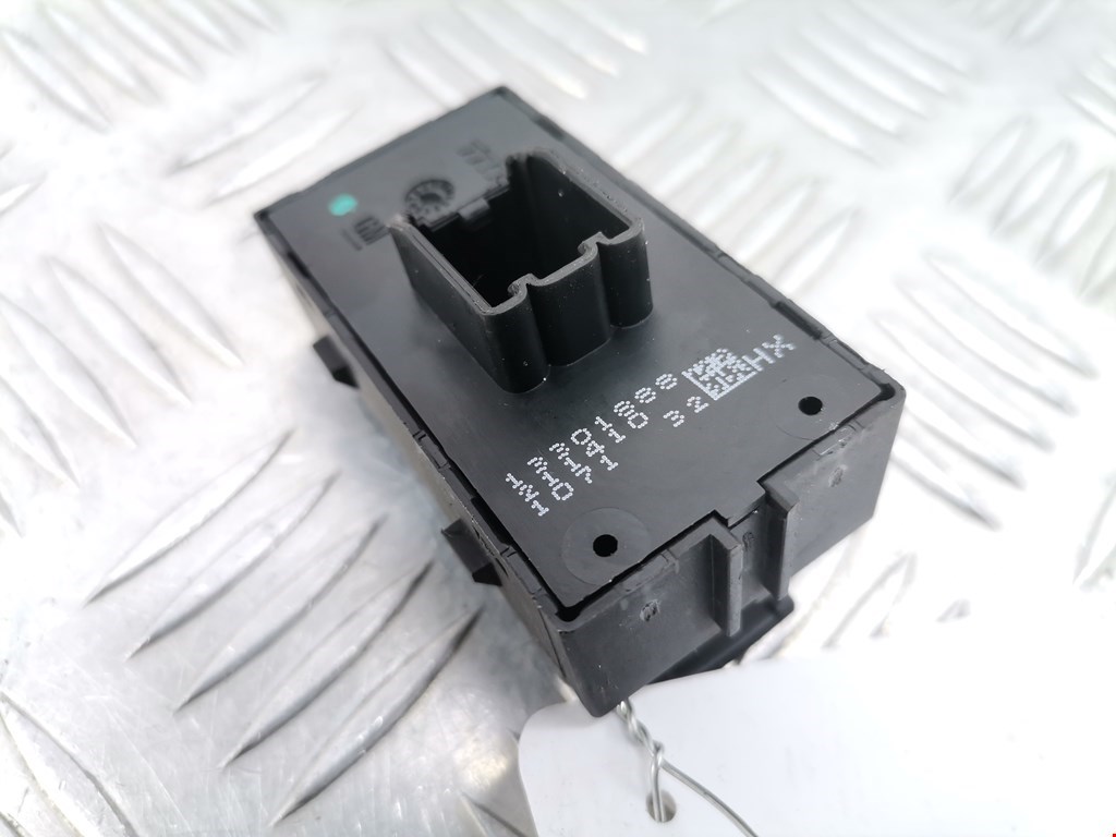 Кнопка стеклоподъемника OPEL Astra J 2009-2017