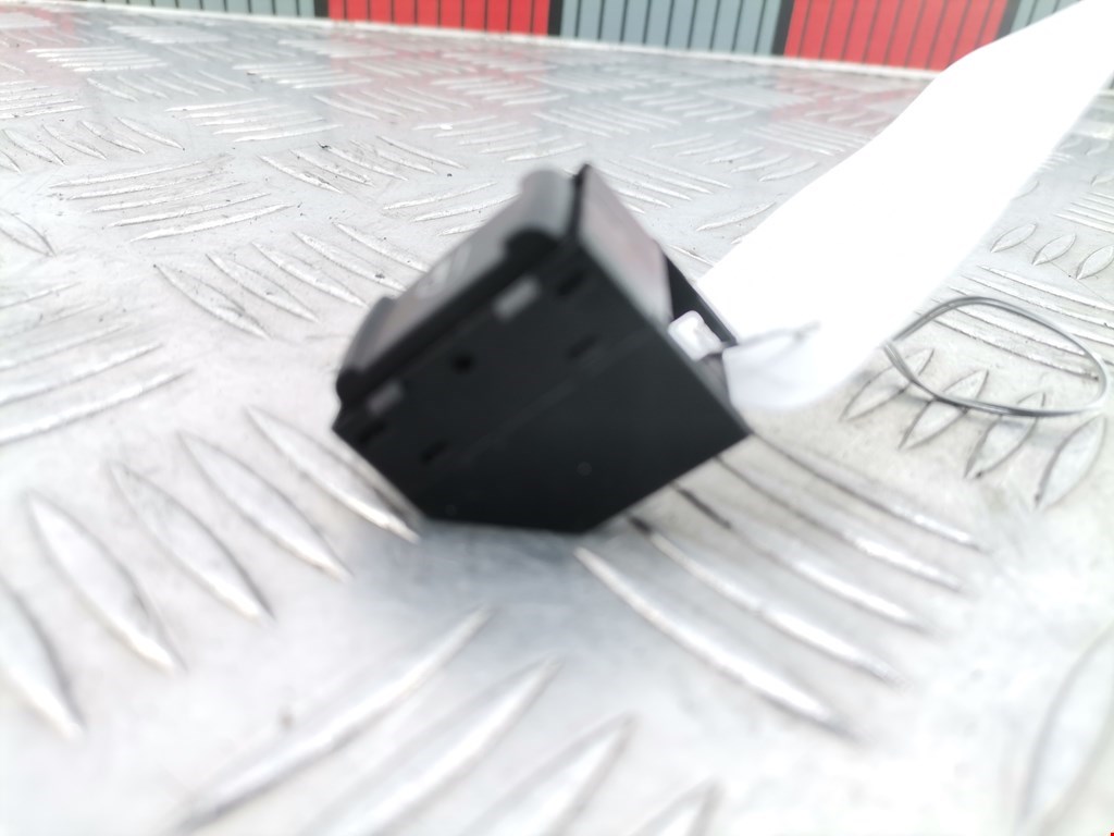 Кнопка стеклоподъемника VOLKSWAGEN Passat B5 1997-2005