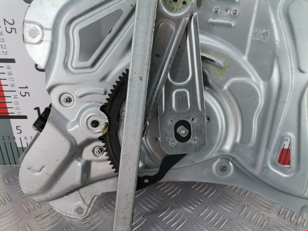 Стеклоподъемник передний правый HYUNDAI ix35 2010-2015