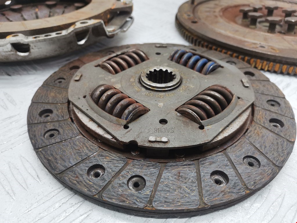 Маховик (демпфер сцепления) SAAB 9-3 1998-2002