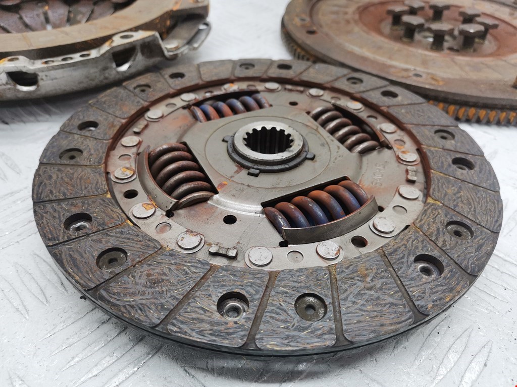 Маховик (демпфер сцепления) SAAB 9-3 1998-2002