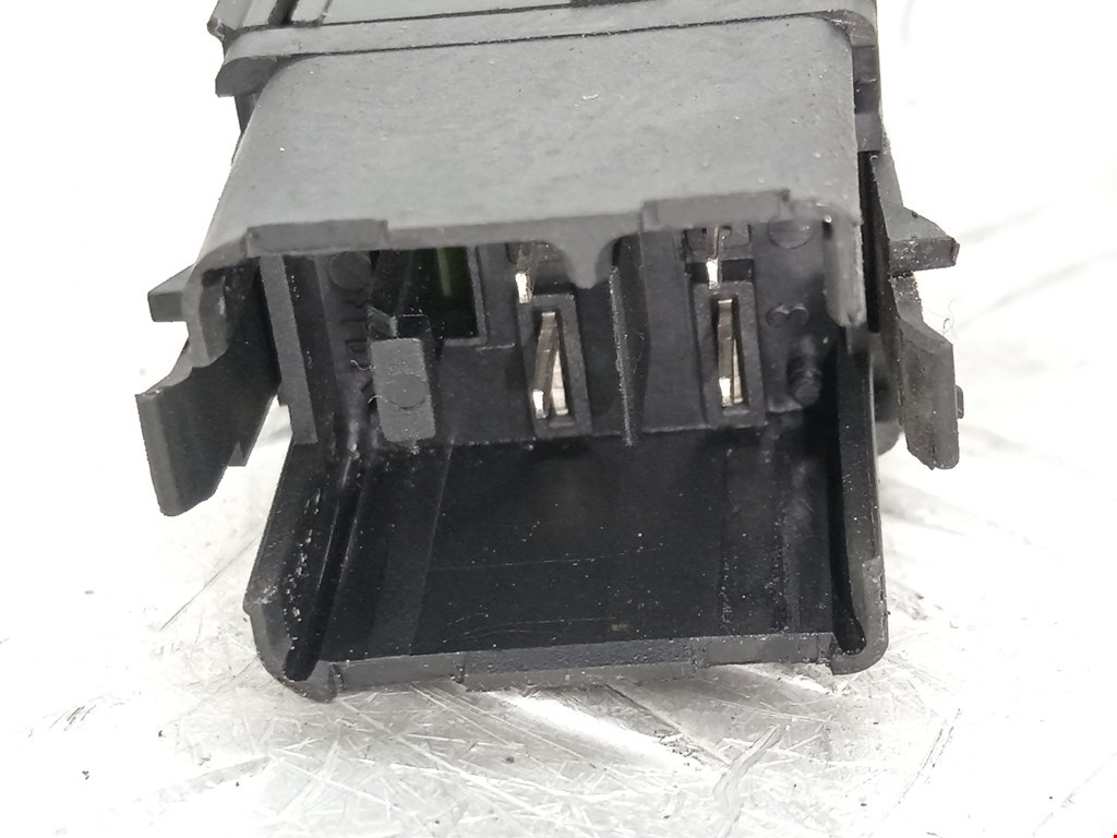 Кнопка аварийной сигнализации (аварийки) VOLKSWAGEN Caddy III 2004-2015