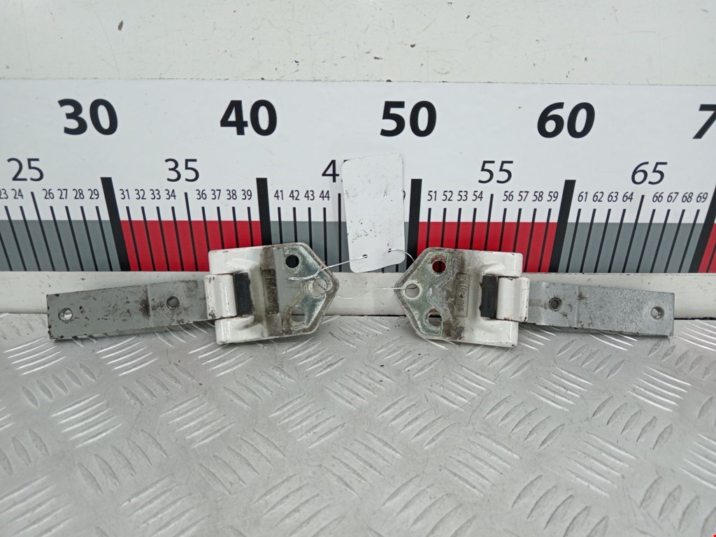 Петля двери распашной Volkswagen Caddy 3 (2004-2015)