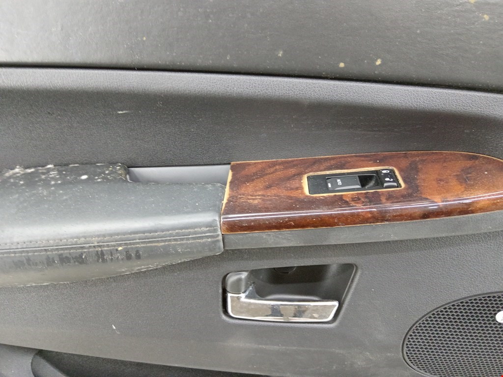 Дверь передняя левая JEEP Grand Cherokee WK 2004-2010