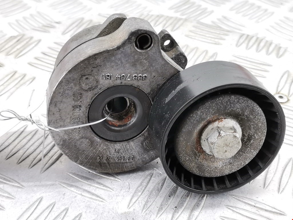 Натяжитель ремня генератора (приводного поликлинового ремня Opel Corsa D (2006-2014)