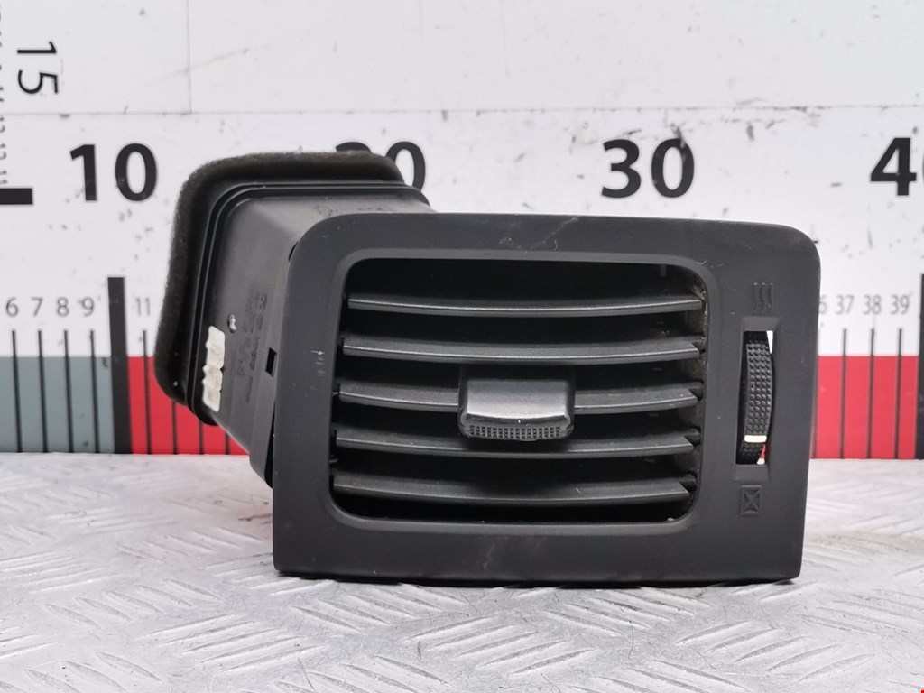 Дефлектор воздушный HYUNDAI Grand Starex 2007-н.в.