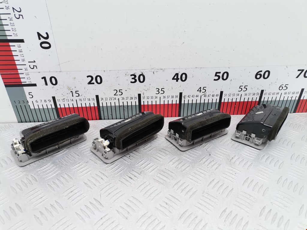 Дефлектор воздушный HYUNDAI Grand Starex 2007-н.в.