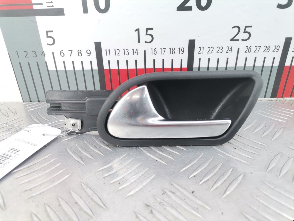 Ручка дверная задняя внутренняя левая VOLKSWAGEN Golf V 2003-2009