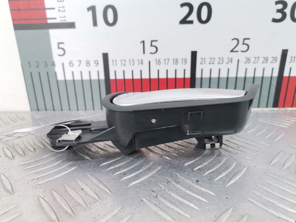 Ручка дверная задняя внутренняя левая VOLKSWAGEN Golf V 2003-2009