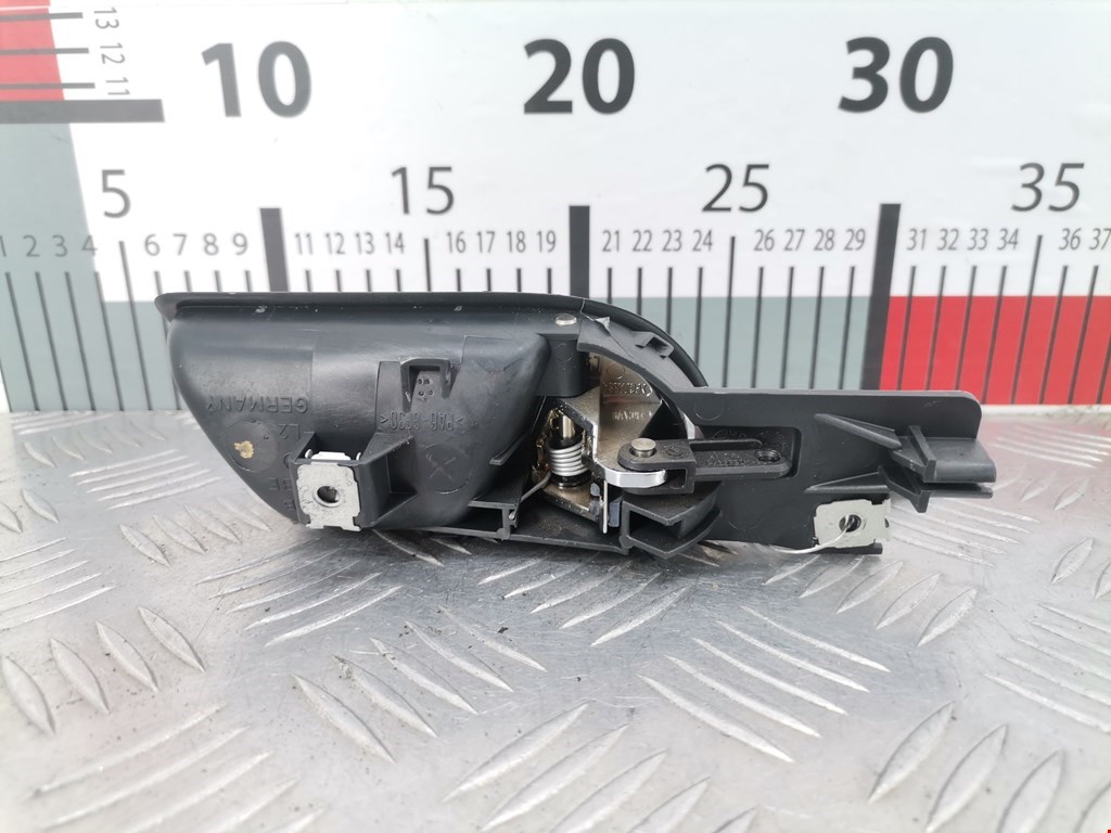 Ручка дверная задняя внутренняя левая VOLKSWAGEN Golf V 2003-2009