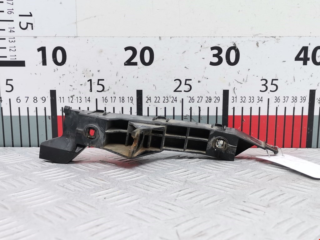 Кронштейн переднего бампера правый MITSUBISHI L200 KB 2006-2015