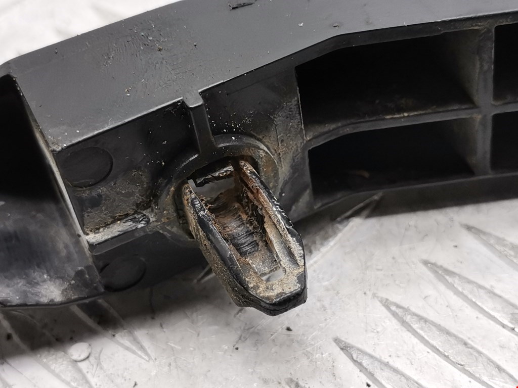 Кронштейн переднего бампера правый MITSUBISHI L200 KB 2006-2015