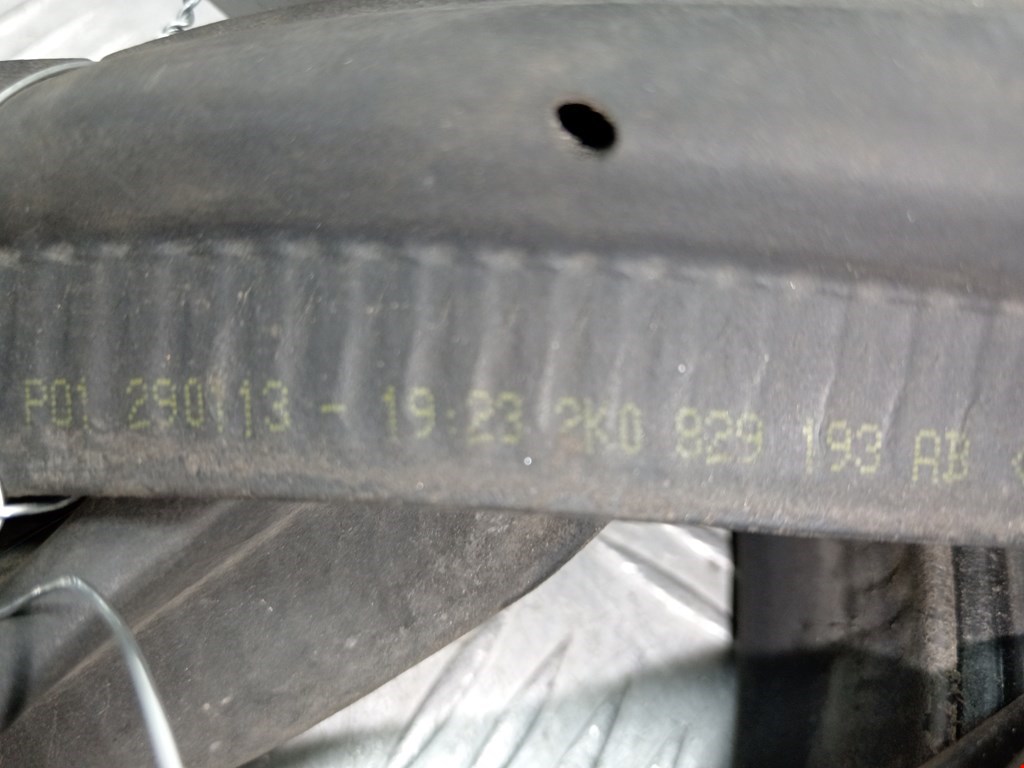 Уплотнитель двери VOLKSWAGEN Caddy III 2004-2015