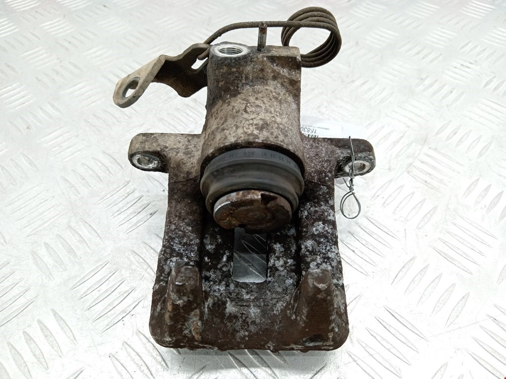 Суппорт задний правый VOLKSWAGEN Passat B5 1997-2005