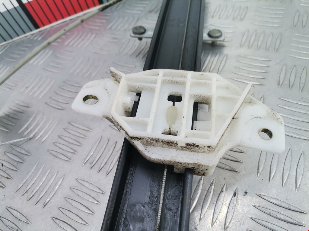 Стеклоподъемник передний правый HYUNDAI Starex (H-1) Starex H-1 1997-2007