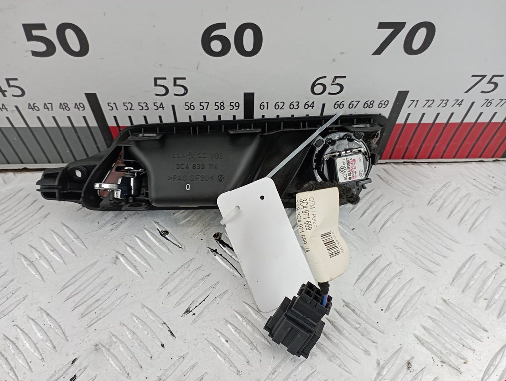 Ручка дверная задняя внутренняя правая VOLKSWAGEN Passat B6 2005-2011