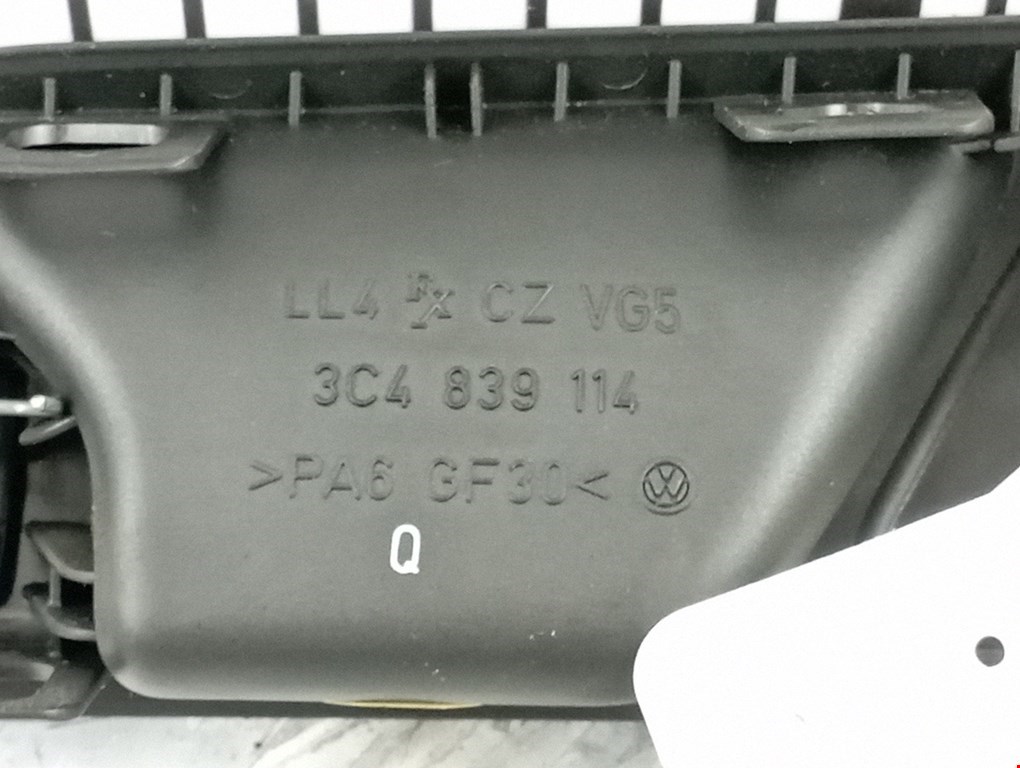 Ручка дверная задняя внутренняя правая VOLKSWAGEN Passat B6 2005-2011