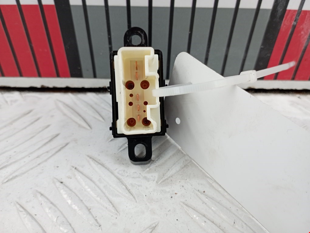 Кнопка стеклоподъемника MAZDA Mazda 6 GG 2000-2007