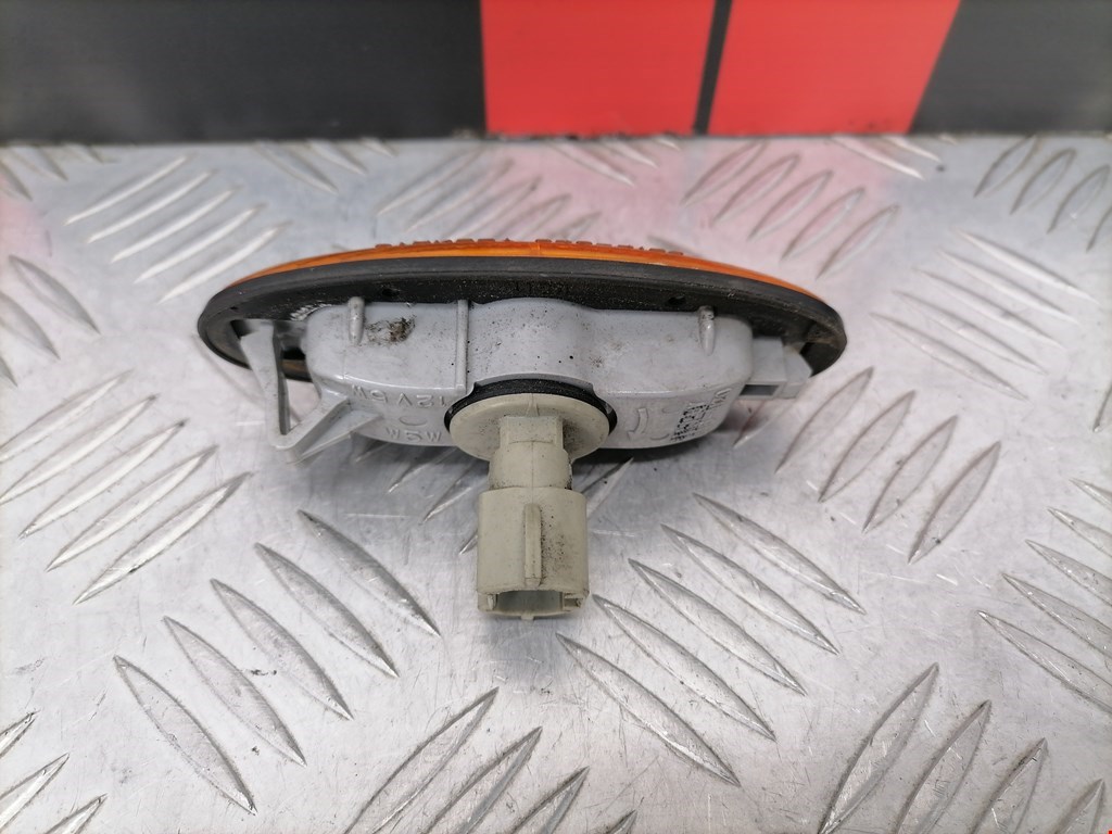 Повторитель на крыло MAZDA Premacy CP 1999-2004