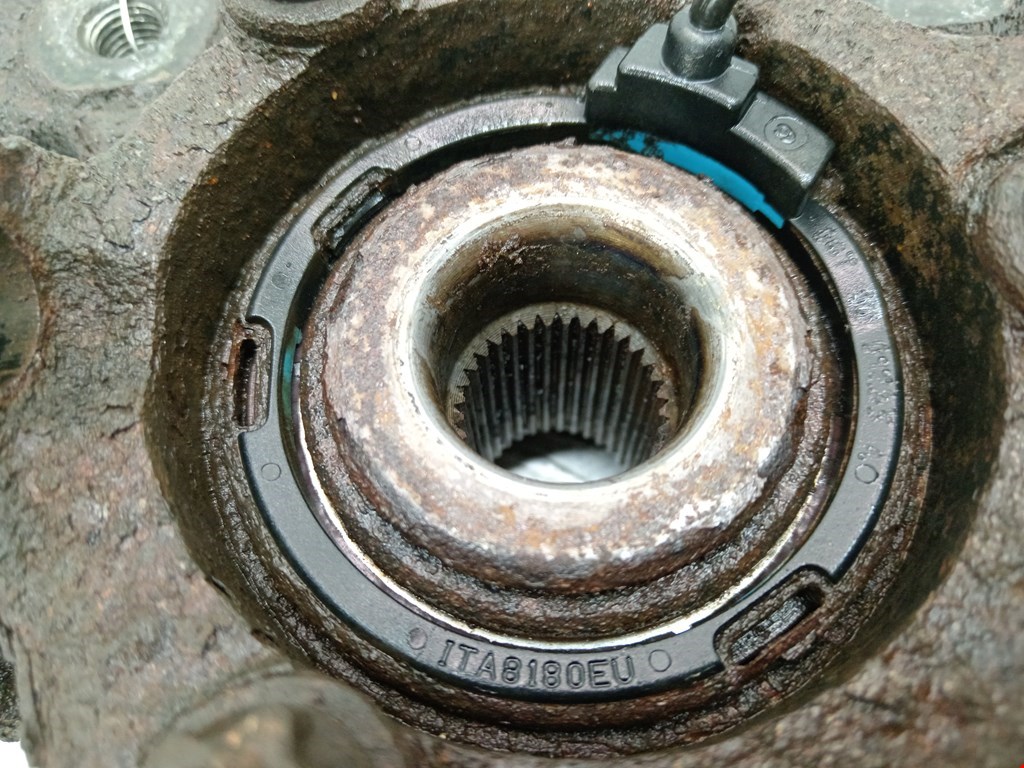 Ступица передняя правая OPEL Astra H/Family 2004-2015