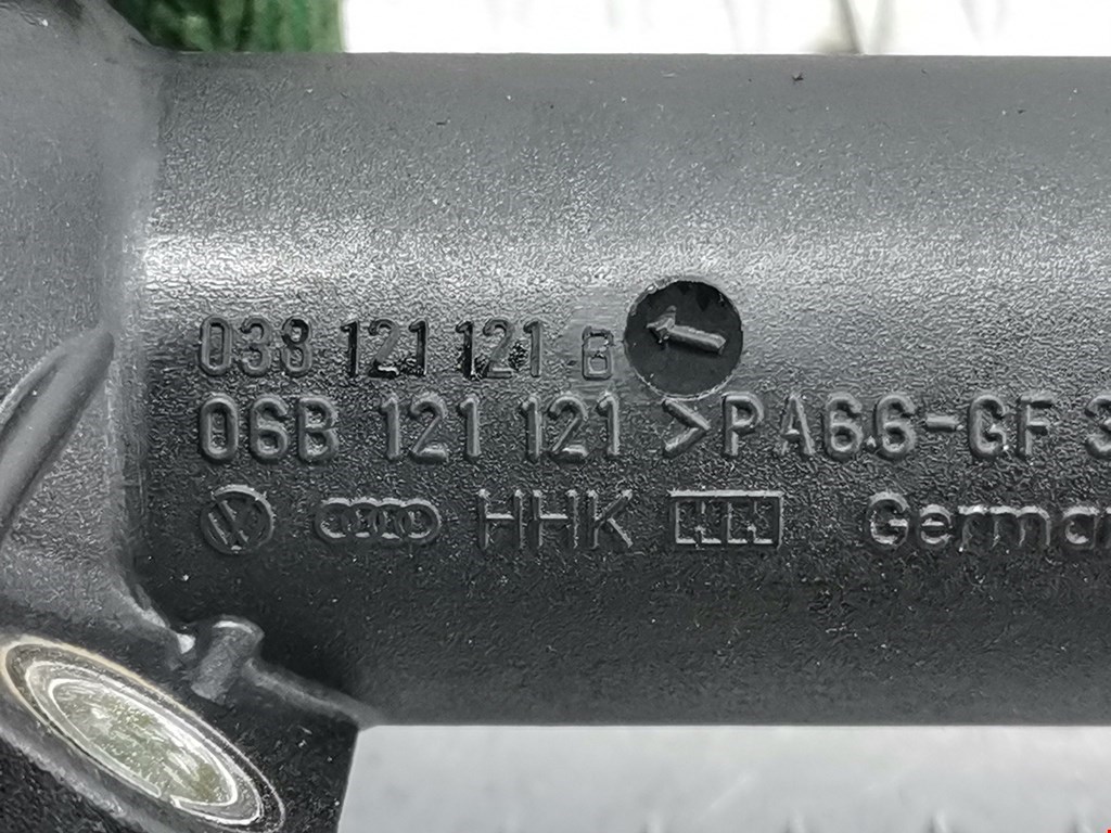 Корпус термостата AUDI A4 B5 1995-2001