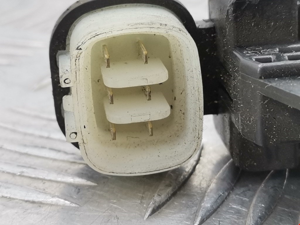 Моторчик (двигатель) стеклоподъемника MITSUBISHI Grandis 2003-2011