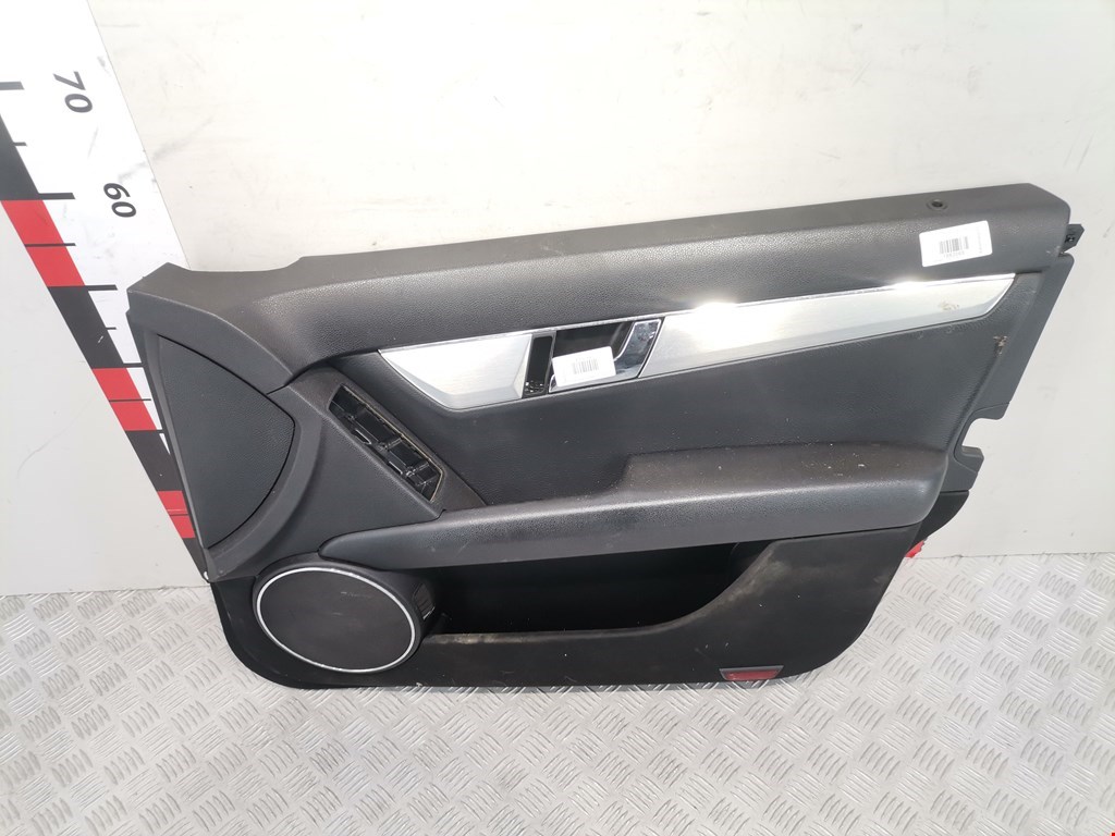 Обшивка двери передняя правая MERCEDES-BENZ C-Class C-klasse W204 2007-2015