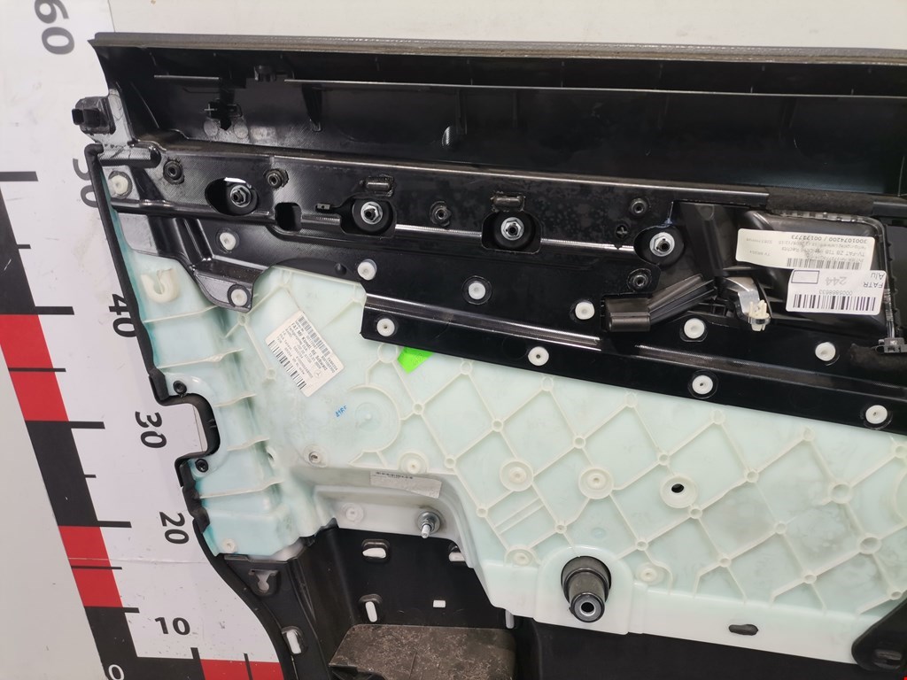 Обшивка двери передняя правая MERCEDES-BENZ C-Class C-klasse W204 2007-2015