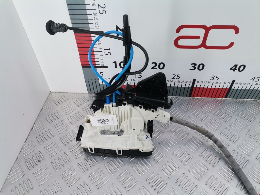 Замок двери задней правой MERCEDES-BENZ C-Class C-klasse W204 2007-2015