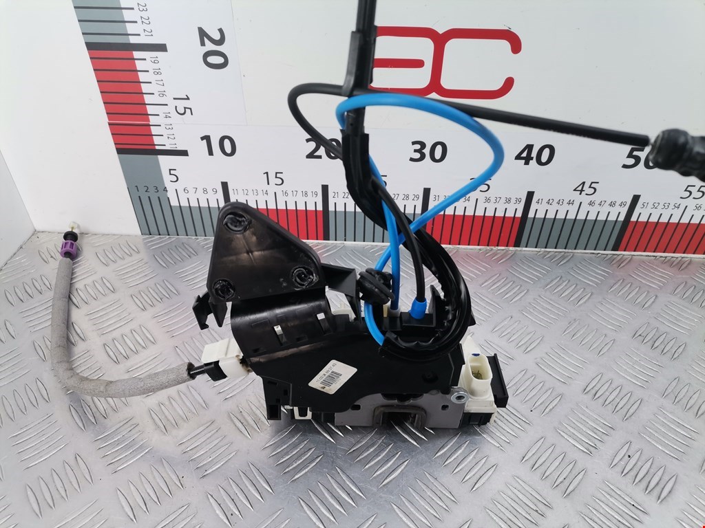 Замок двери задней правой MERCEDES-BENZ C-Class C-klasse W204 2007-2015