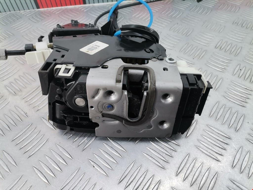 Замок двери задней правой MERCEDES-BENZ C-Class C-klasse W204 2007-2015