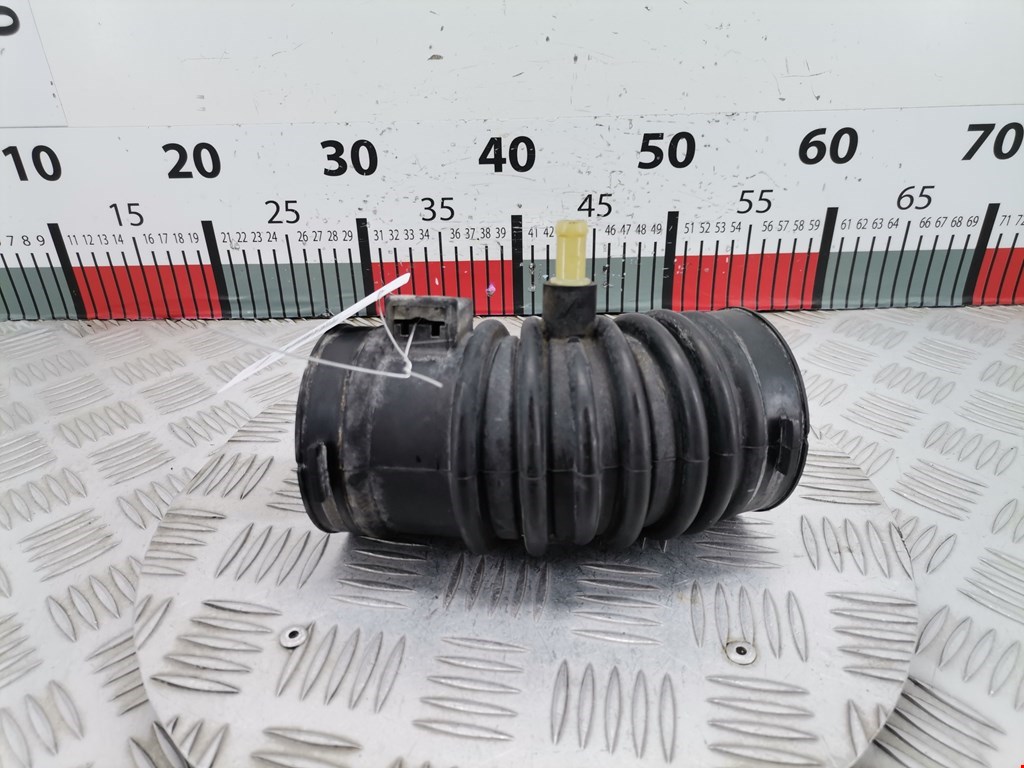 Патрубок воздушного фильтра (гофра инжектора) Mazda 6 GG (2002-2008)