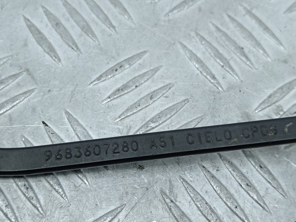 Поводок дворников передний левый/ правый CITROEN C3 2009-2016