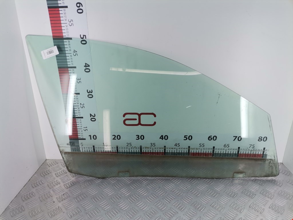 Стекло двери переднее правое SEAT Ibiza 2002-2008