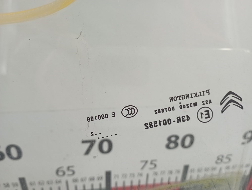 Стекло двери переднее правое CITROEN C4 II 2010-н.в.